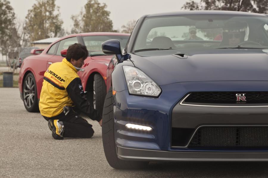  Nissan GT-R 2012 года  (US) (фото 34 из 74)